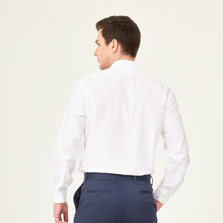 OLYMP LUXOR Shirt เสื้อเชิ้ตสีขาว ผ้าเท็กเจอร์ลายก้างปลา ทรงหลวม ใส่สบาย รีดง่าย 