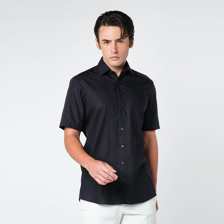 OLYMP LUXOR Shirt เสื้อเชิ้ตแขนสั้น สีดำ ผ้าเรียบ ทรงหลวม ใส่สบาย รีดง่าย 