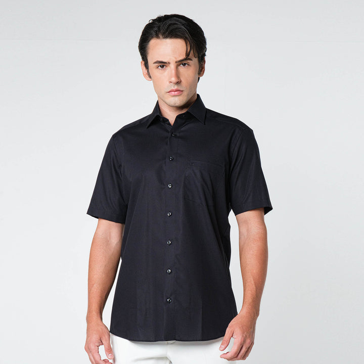OLYMP LUXOR Shirt เสื้อเชิ้ตแขนสั้น สีดำ ผ้าเรียบ ทรงหลวม ใส่สบาย รีดง่าย 
