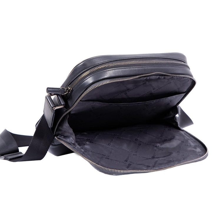 Guy Laroche กระเป๋าสะพายผู้ชาย แบบ Cross Body รุ่น MGC0323CW5 - สีดำ ICCSHOPPING