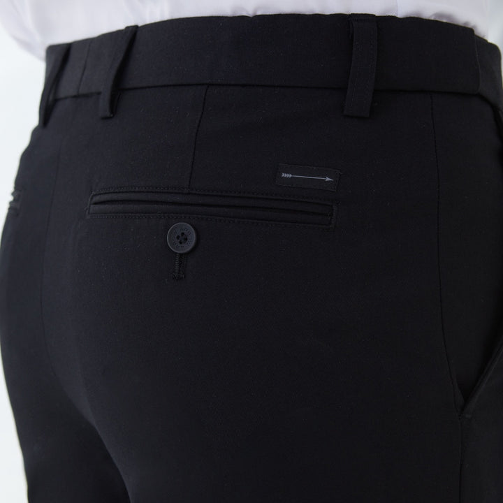 ARROW กางเกงทำงาน ปรับเอวได้ ทรง Smart Fit ไม่มีจีบ รุ่น Easy Move MECM8A6-BL 