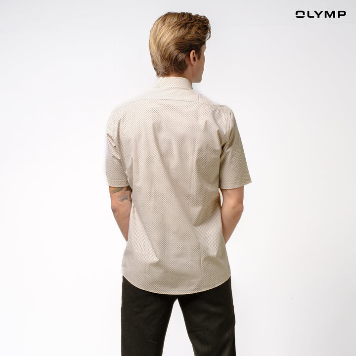 OLYMP  24/Seven DYNAMIC FLEX LUXOR Shirt เสื้อเชิ้ตชายแขนสั้น สีน้ำตาล ลายพิมพ์มินิมัล ทรงหลวม มีความยืดหยุ่น รีดง่าย (SPRING24) SPRI24 