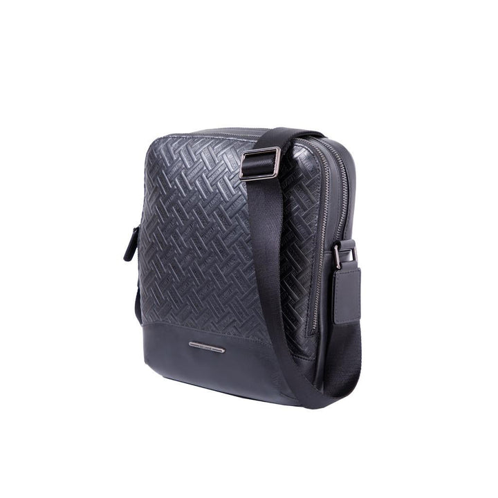 Guy Laroche กระเป๋าสะพายผู้ชาย แบบ Cross Body รุ่น MGC0323CW5 - สีดำ ICCSHOPPING