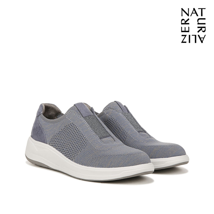 BZEES by NATURALIZER รองเท้ารุ่น 'TROPHY' Slip On (NIS26) 