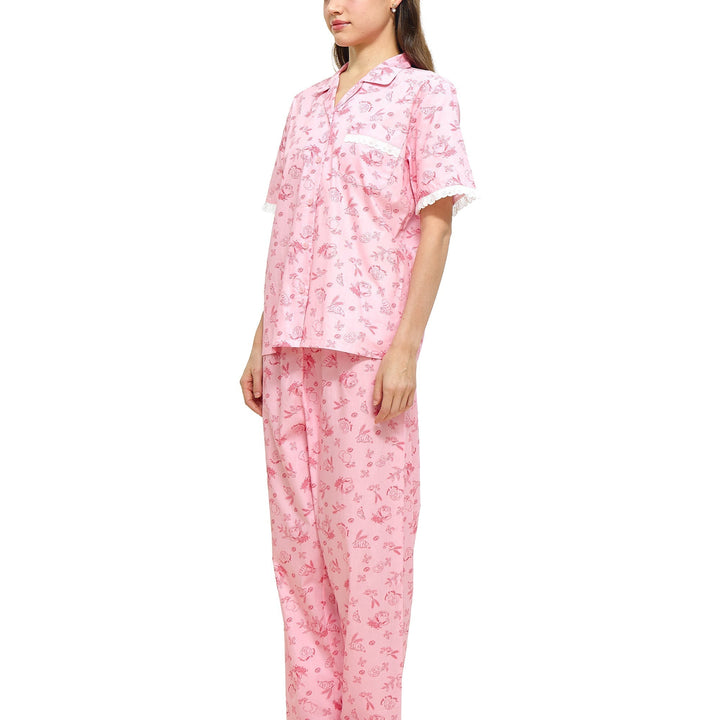 Wacoal CAFE’ CATION ชุดนอนคอฮาวาย แขนสั้น ขายาว พิมพ์ลาย Coffee&Bread รุ่น WN9E31 Wacoal