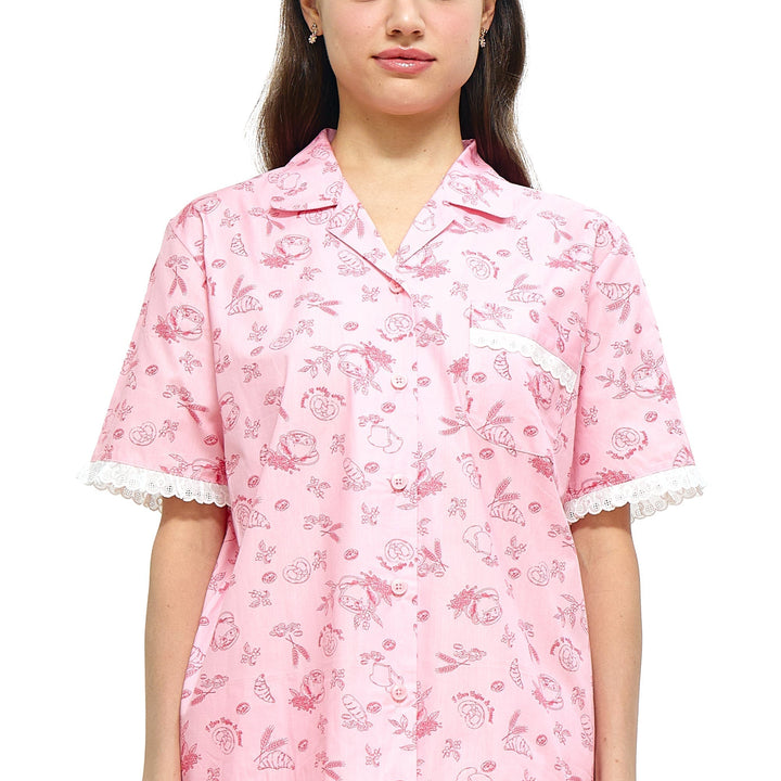 Wacoal CAFE’ CATION ชุดนอนคอฮาวาย แขนสั้น ขายาว พิมพ์ลาย Coffee&Bread รุ่น WN9E31 Wacoal