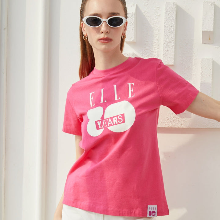 ELLE เสื้อยืด T-SHIRT ผ้า COTTON แขนสั้น ทรง BASIC สกรีนลายกราฟฟิค ELLE LIMITED EDITION COLLECTION ELLE 80 YEARS รุ่น W3K720 ELLE