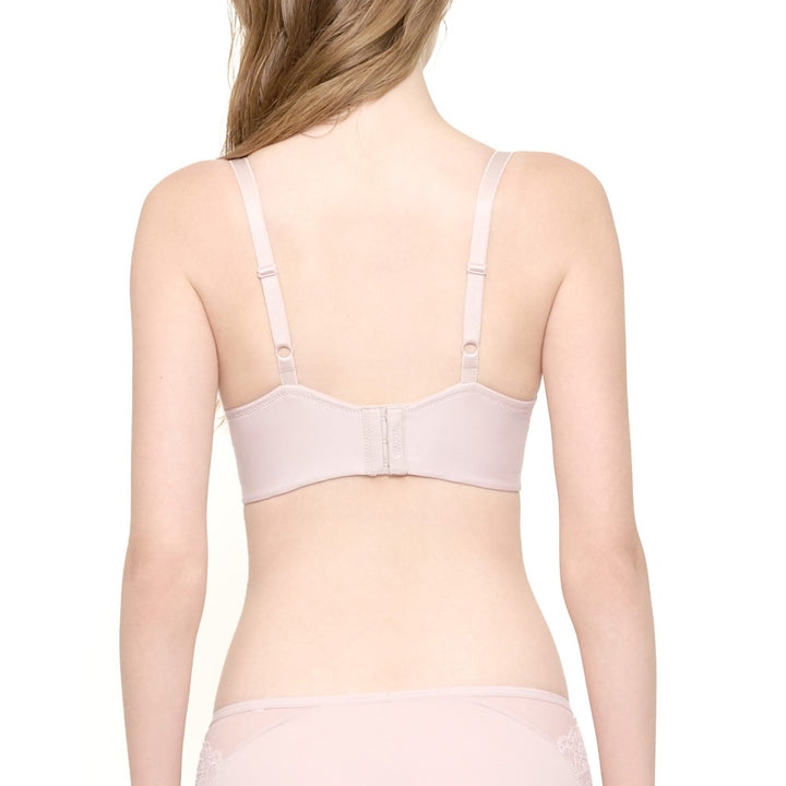 Wacoal Curve Diva บรามีโครงเก็บกระชับ สาวพลัสไซซ์ รุ่น WQ1868 Wacoal