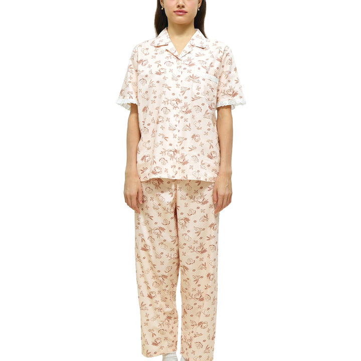 Wacoal CAFE’ CATION ชุดนอนคอฮาวาย แขนสั้น ขายาว พิมพ์ลาย Coffee&Bread รุ่น WN9E31 Wacoal