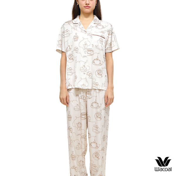 Wacoal CAFE’ CATION ชุดนอนแขนสั้น ขายาว พิมพ์ลาย Coffee Print รุ่น WN7G05 Wacoal