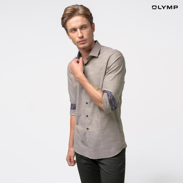 OLYMP  Level Five Shirt เสื้อเชิ้ตชาย สีน้ำตาล แต่งปกคอ ผ้าเท็กเจอร์ ทรงพอดีตัว ยืดหยุ่นได้ดี รีดง่าย SPRI24 