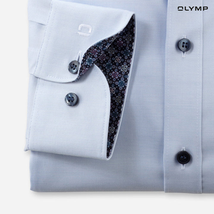 OLYMP  Level Five Shirt เสื้อเชิ้ตผู้ชายแขนยาว สีฟ้าอ่อน ผ้าเท็กเจอร์แต่งแขน ทรงพอดีตัว ยืดหยุ่นได้ดี รีดง่าย  AUTU24 