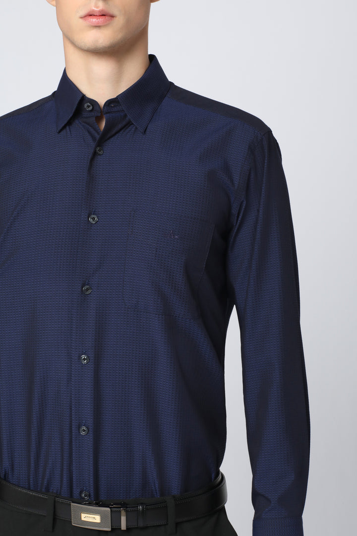 ARROW Super Nature Cooling Shirt เสื้อเชิ้ตแขนยาว ลายฮันนี่คอมบ์ ทรง Comfort ลายสีกรม MACC802-NV 