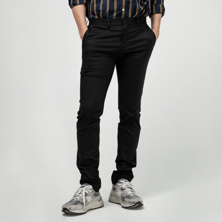 era-won กางเกงสแลคขายาว Workday Lightweight ทรง Super Skinny สี Black 