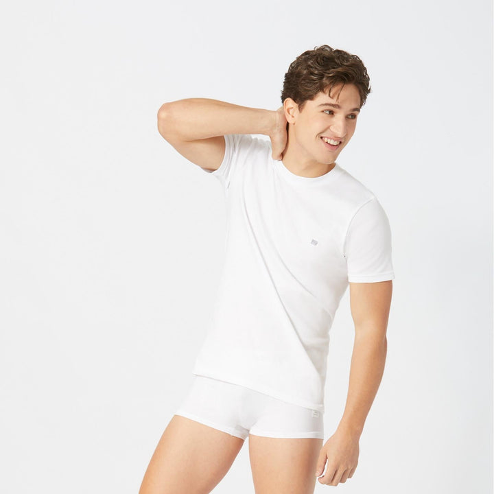 Guy Laroche เสื้อ T-Shirt ผ้า 100% Cotton คอกลมเนื้อแน่นนุ่มสบาย รุ่น(JVU2401R4) ICCSHOPPING