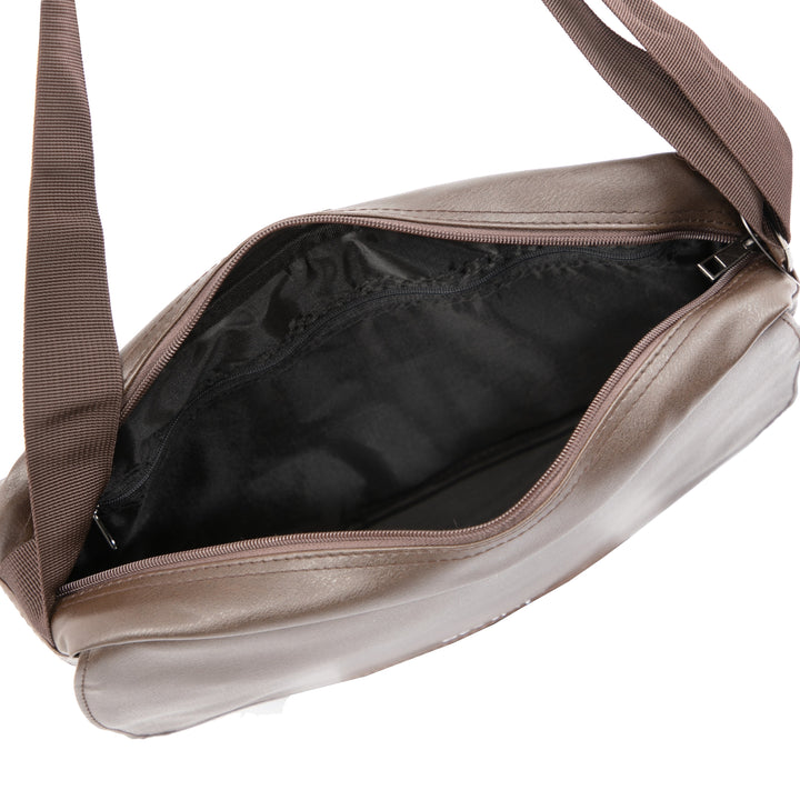 GETAWAY กระเป๋าหนัง PVC สะพายข้าง-ใบใหญ่ทรงนอน น้ำหนักเบา สะดวกในการใช้งาน Arrow Lite
