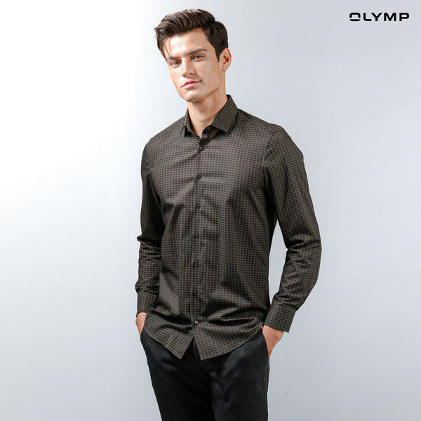 OLYMP  Level Five Shirt เสื้อเชิ้ตรักษ์โลก สีน้ำตาล พิมพ์ลายกราฟิก ทรงพอดีตัว ยืดหยุ่นได้ดี รีดง่าย AUTU23 