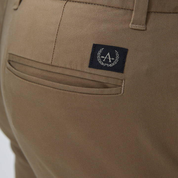 ARROW CHINO กางเกงชิโน่ ลำลองขายาว SMART Fit รุ่น Easy Move ปรับเอวได้ MECM9T5-KO สีเบจ 