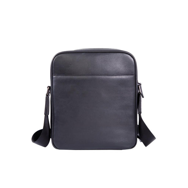 Guy Laroche กระเป๋าสะพายผู้ชาย แบบ Cross Body รุ่น MGC0323CW5 - สีดำ ICCSHOPPING