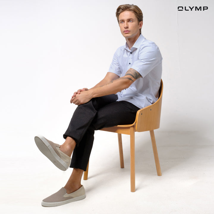 OLYMP  24/Seven DYNAMIC FLEX  LUXOR Shirt เสื้อเชิ้ตชายแขนสั้น สีขาว ลายพิมพ์มินิมัล ทรงหลวม ใส่สบาย รีดง่าย (SPRING24) SPRI24 