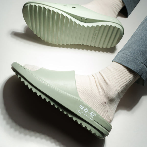 era-won slides (sandals) รองเท้าแตะ สี Dragon - เขียวอ่อน 