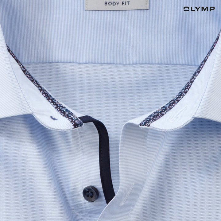 OLYMP  Level Five Shirt เสื้อเชิ้ตผู้ชายแขนยาว สีฟ้าอ่อน ผ้าเท็กเจอร์แต่งแขน ทรงพอดีตัว ยืดหยุ่นได้ดี รีดง่าย  AUTU24 