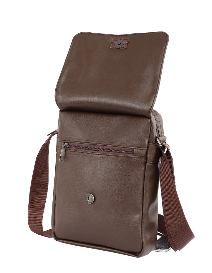 GETAWAY กระเป๋าหนัง PVC สะพายข้าง-ใบใหญ่ทรงตั้ง น้ำหนักเบา สะดวกในการใช้งาน Arrow Lite