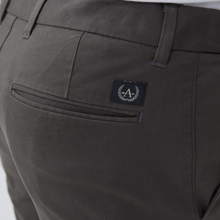 ARROW CHINO กางเกงชิโน่ ลำลองขายาว SMART Fit รุ่น Easy Move ปรับเอวได้ MECM9T5-OV สีเขียวขี้ม้า 