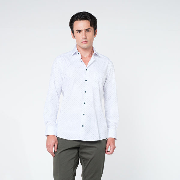 OLYMP  24/Seven LUXOR Shirt เสื้อเชิ้ตปรับอุณหภูมิ  สีขาวพิมพ์ลายมินิมัล ทรงหลวม ยืดหยุ่นได้ดี  ควบคุมกลิ่น เบาเหมือนสวมใส่ชุดกีฬา  SUMM24 