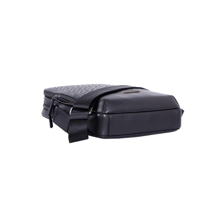 Guy Laroche กระเป๋าสะพายผู้ชาย แบบ Cross Body รุ่น MGC0323CW5 - สีดำ ICCSHOPPING