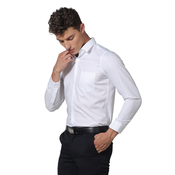 ARROW เสื้อเชิ้ตสีขาว แขนยาว มีกระเป๋า  Non Iron ทรง Slim  MACS807 