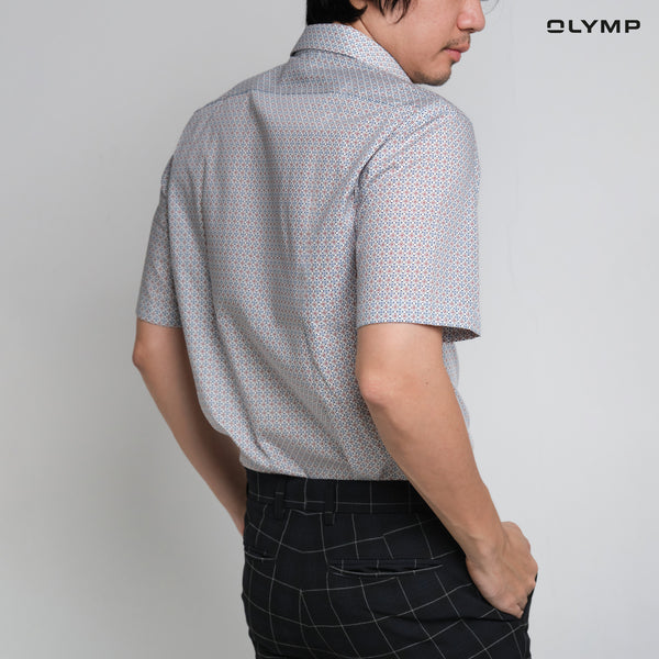 OLYMP  LUXOR Shirt เสื้อเชิ้ตผู้ชายแขนสั้น พิมพ์ลายกราฟิกทรงหลวม ใส่สบาย รีดง่าย AUTU24 