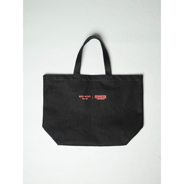 era-won กระเป๋าผ้าแคนวาส มีซิปกลาง  JUMBO TOTE BAG สีดำ สกรีน STANGER THINGS ICCSHOPPING