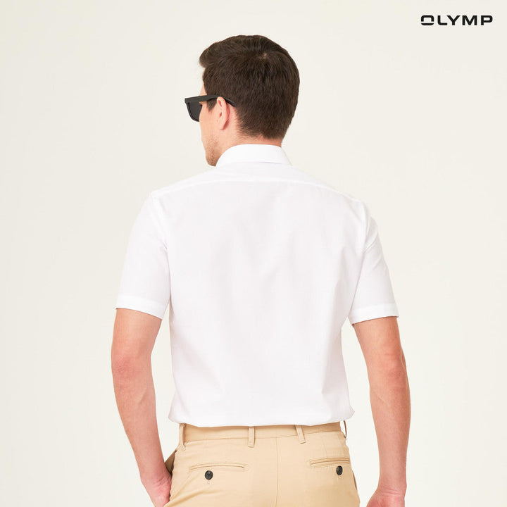 OLYMP LUXOR Shirt เสื้อเชิ้ตชาย แขนสั้น สีขาว ผ้าเรียบ ทรงหลวม ใส่สบาย รีดง่าย NOSLGR ICCSHOPPING
