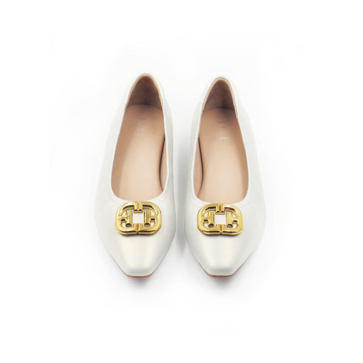 ELLE SHOES รองเท้าหุ้มส้นหัวมน หนังแกะแท้ แต่งโลโก้สีทอง มีให้เลือก 3 สี รุ่น- ELBL002 Elle