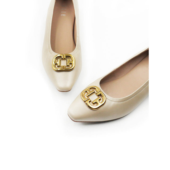 ELLE SHOES รองเท้าหุ้มส้นหัวมน หนังแกะแท้ แต่งโลโก้สีทอง มีให้เลือก 3 สี รุ่น- ELBL002 ICCSHOPPING