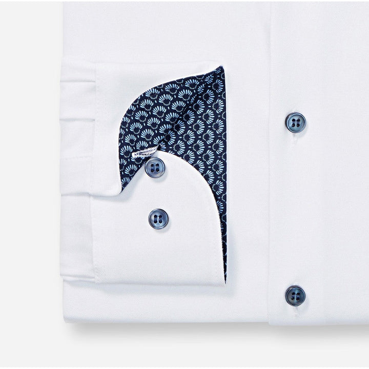 OLYMP Level five Shirt เสื้อเชิ้ตผู้ชายแขนยาว ทรงพอดีตัว สีขาว garment wash นุ่มพิเศษ (20T5WH) WINT25 ICCSHOPPING