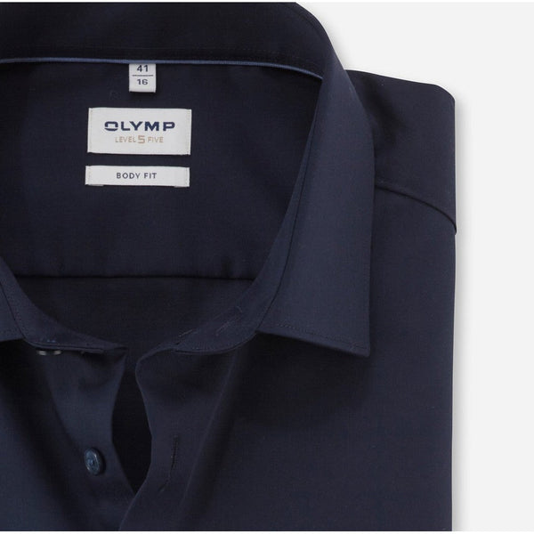OLYMP Level five Shirt เสื้อเชิ้ตผู้ชายแขนยาว ทรงพอดีตัว สีกรมท่า ยืดหยุ่นได้ดี (02P3NV) WINT25 ICCSHOPPING