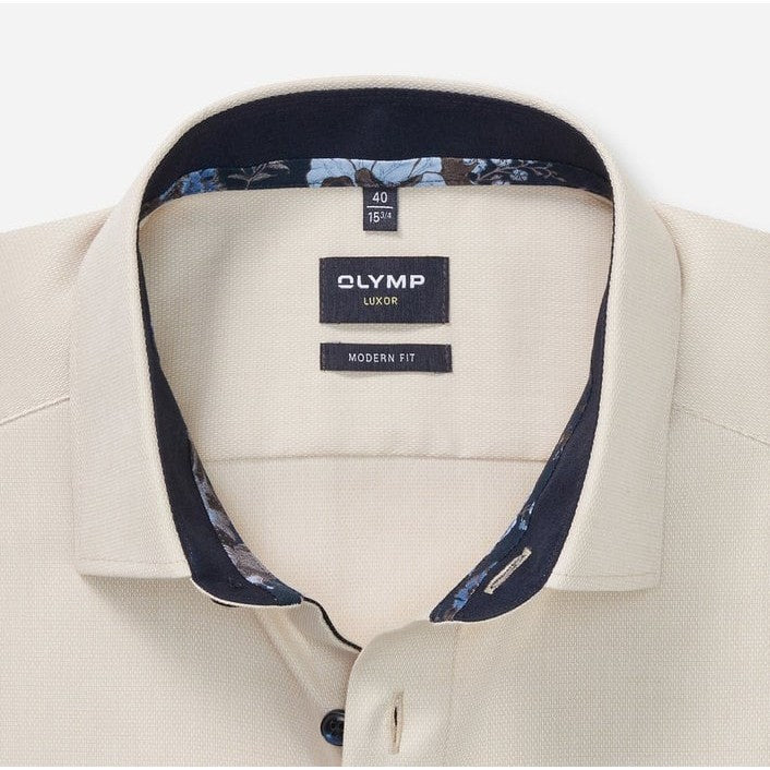 OLYMP LUXOR Shirt เสื้อเชิ้ตผู้ชายแขนยาว ทรงหลวม สีเบจ ยับยาก รีดง่าย ระบายอากาศ (01T1BE) WINT25 ICCSHOPPING