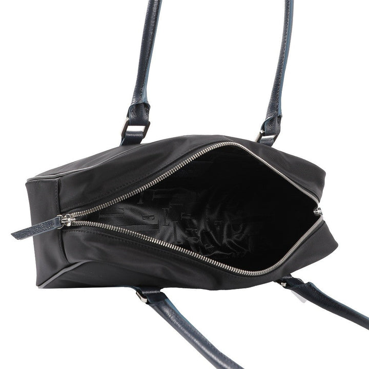 ELLE กระเป๋าสะพาย รุ่น PARIS STORY ทรง PILLOW BAG ทรงหมอน ผ้าไนลอนสีดำ EWH822 ICCSHOPPING