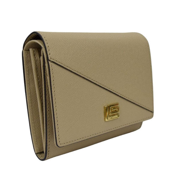 Guy Laroche กระเป๋าสตางค์หนังอัดลายแข็ง แบบ 2 พับสั้น + ใส่เหรียญ  - สีเบจ รุ่น AGP08252S6BES ICCSHOPPING