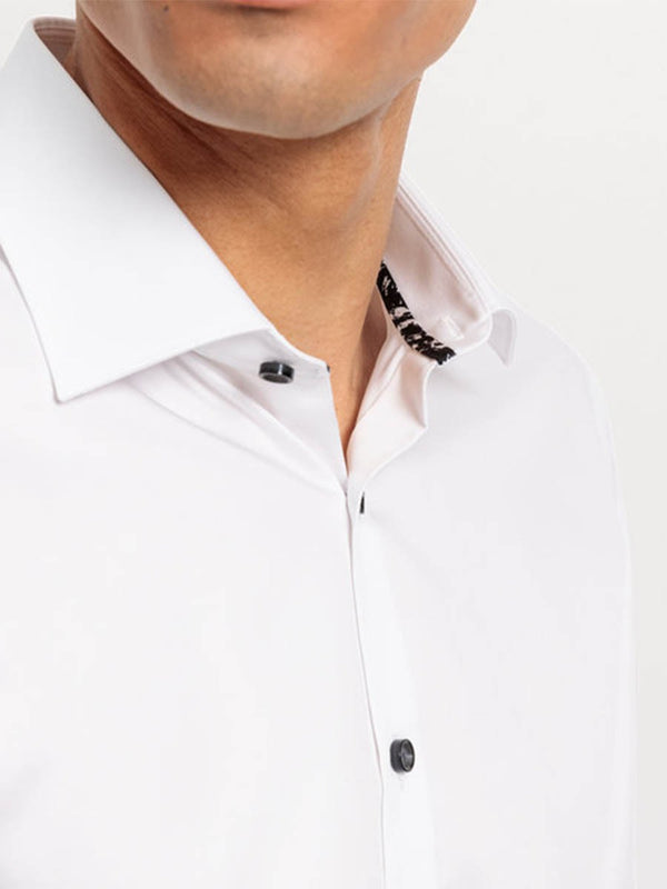OLYMP No. Six Shirt เสื้อเชิ้ตผู้ชายแขนยาว สีขาว ผ้าเรียบ ทรงเข้ารูป ยืดหยุ่นได้ดี รีดง่าย  AUTU24 ICCSHOPPING