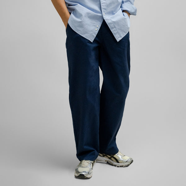 era-won กางเกงขายาวทรงหลวม ชิโน่ รุ่น Chino Loose สี NAVY BLUE 