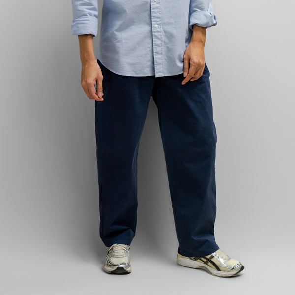 era-won กางเกงขายาวทรงหลวม ชิโน่ รุ่น Chino Loose สี NAVY BLUE 