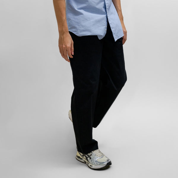 era-won กางเกงขายาวทรงหลวม ชิโน่ รุ่น Chino Loose สี BLACK 