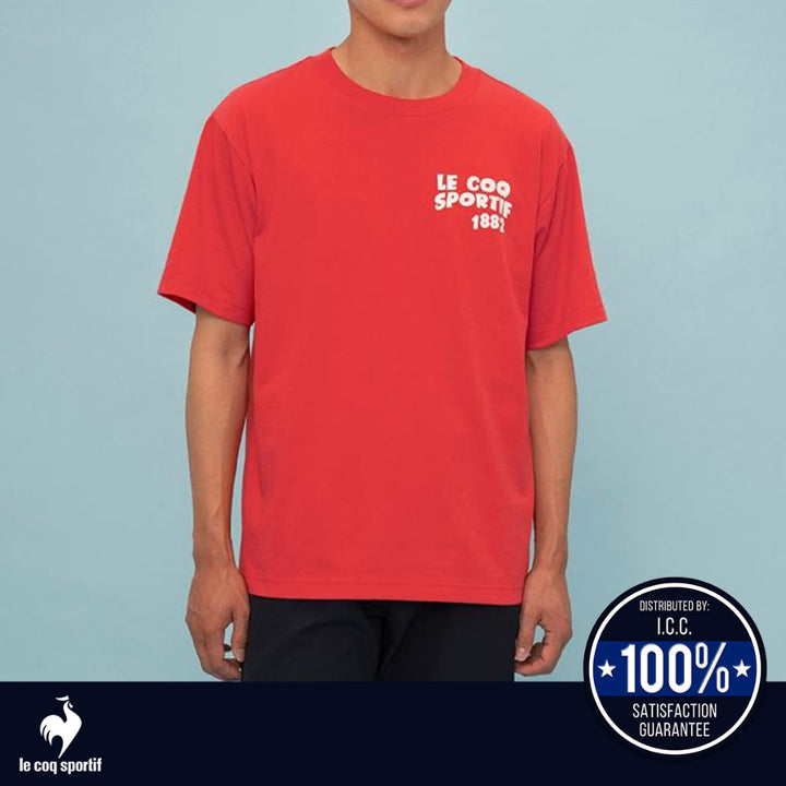 le coq sportif เสื้อยืดแขนสั้นลายกราฟิก ผู้ชาย สีแดง (แขนสั้น,ซับเหงื่อ,ออกกำลังกาย, sport,T-shirt) ICCSHOPPING
