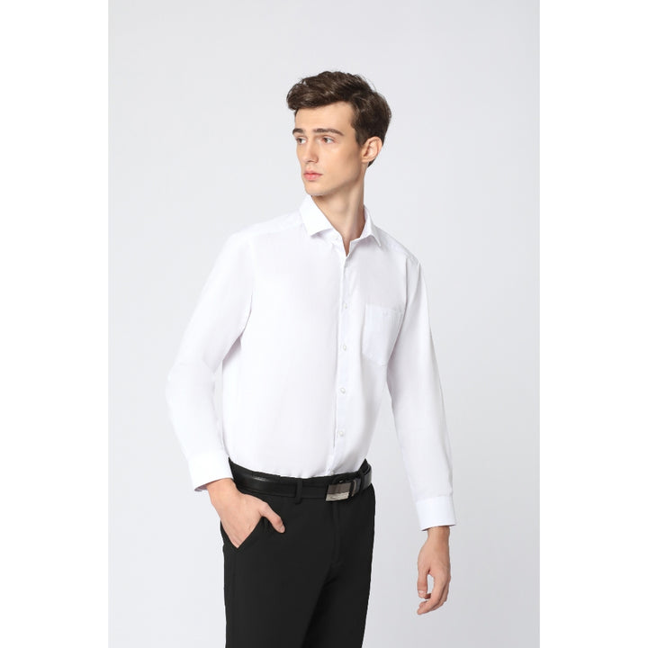 ARROW Men's Student Shirt เสื้อเชิ้ตนักศึกษา แขนยาว ทรง Smart มีกระเป๋า สีขาว MACM818-WH 