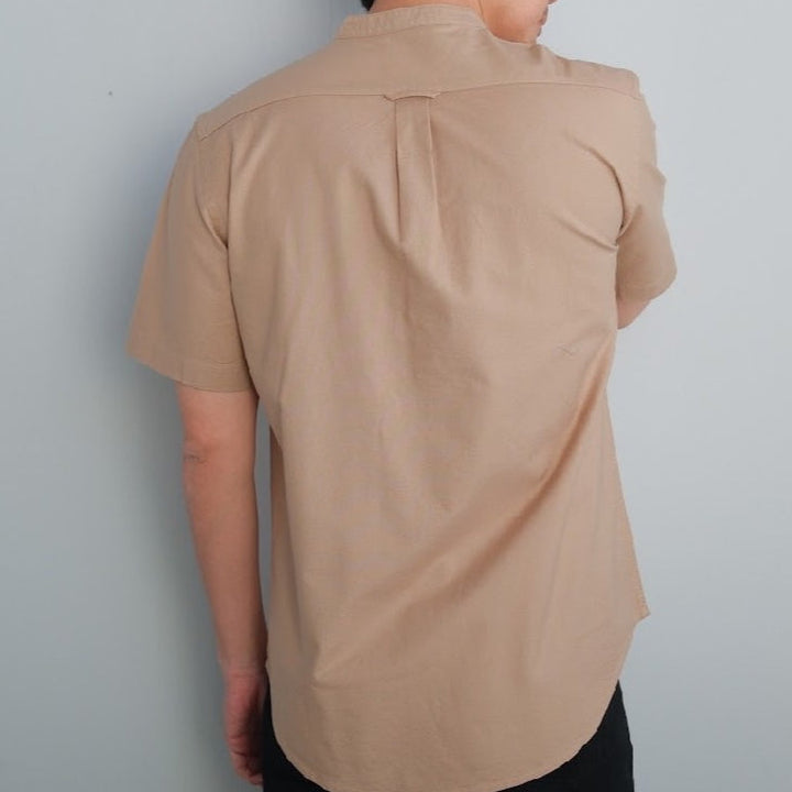 era-won เสื้อเชิ้ต คอจีน รุ่น OXFORD SHORT-SLEEVED MANDARIN COLLAR 100% COTTON ทรง Regular สี Beige ICCSHOPPING