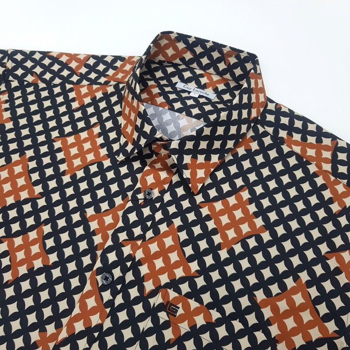 Guy Laroche เสื้อเชิ๊ตแขนสั้น BAC5300S4 ทรง SLIM FIT สีน้ำตาล 