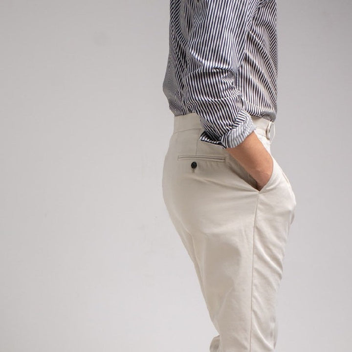 era-won กางเกงขายาว รุ่น DOUBLE BELTS TROUSERS GOLDEN HOOKS มีเข็มขัดด้านข้าง ทรงกระบอกตรง สี Vanila classic ICCSHOPPING